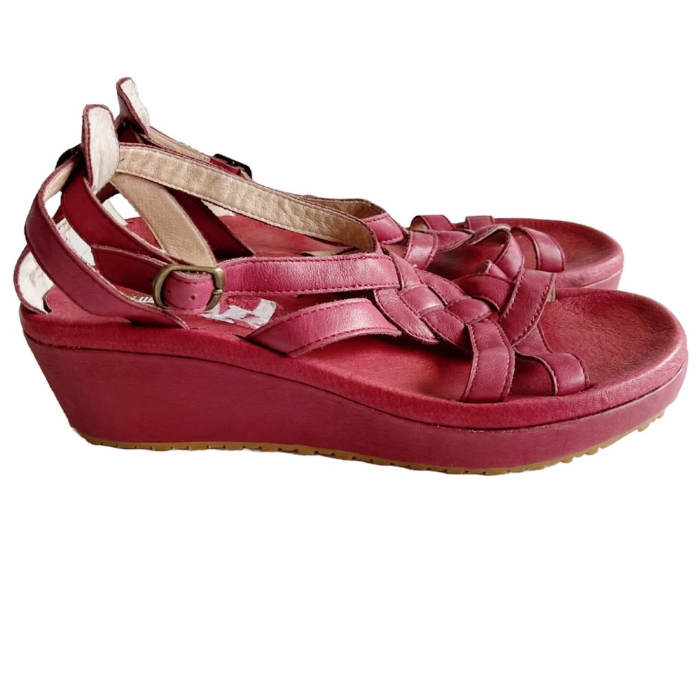 Gee Wawa Red Leather Platform Wedge Sandals Y2K Size 10M